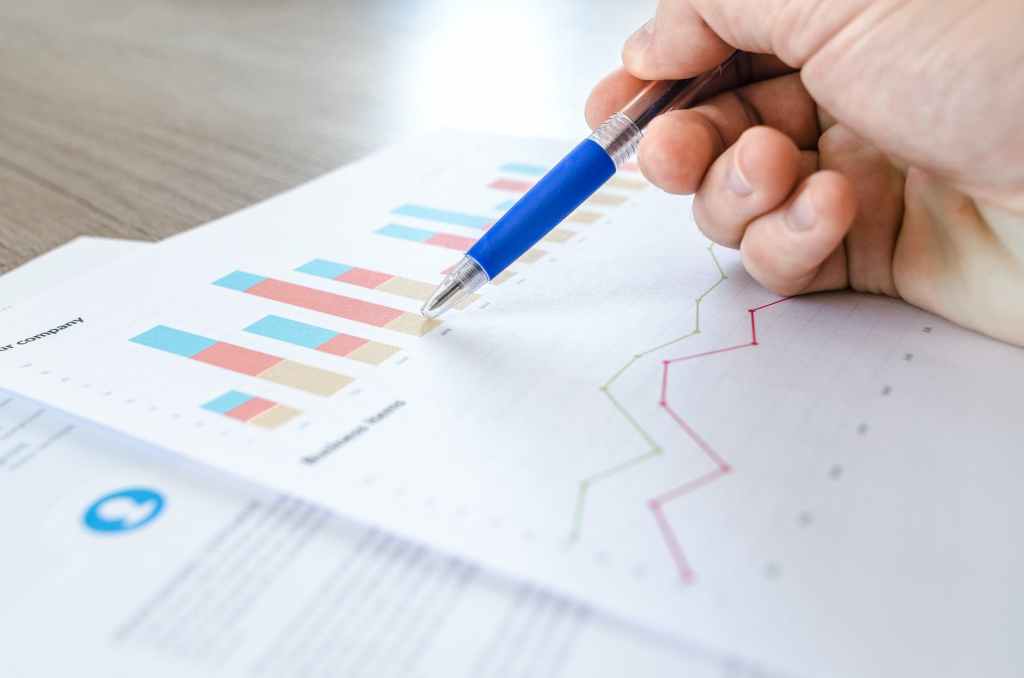 Analysing research on the extent to which learning benefits from close levels of individualized intervention… and lessons for our own research models.