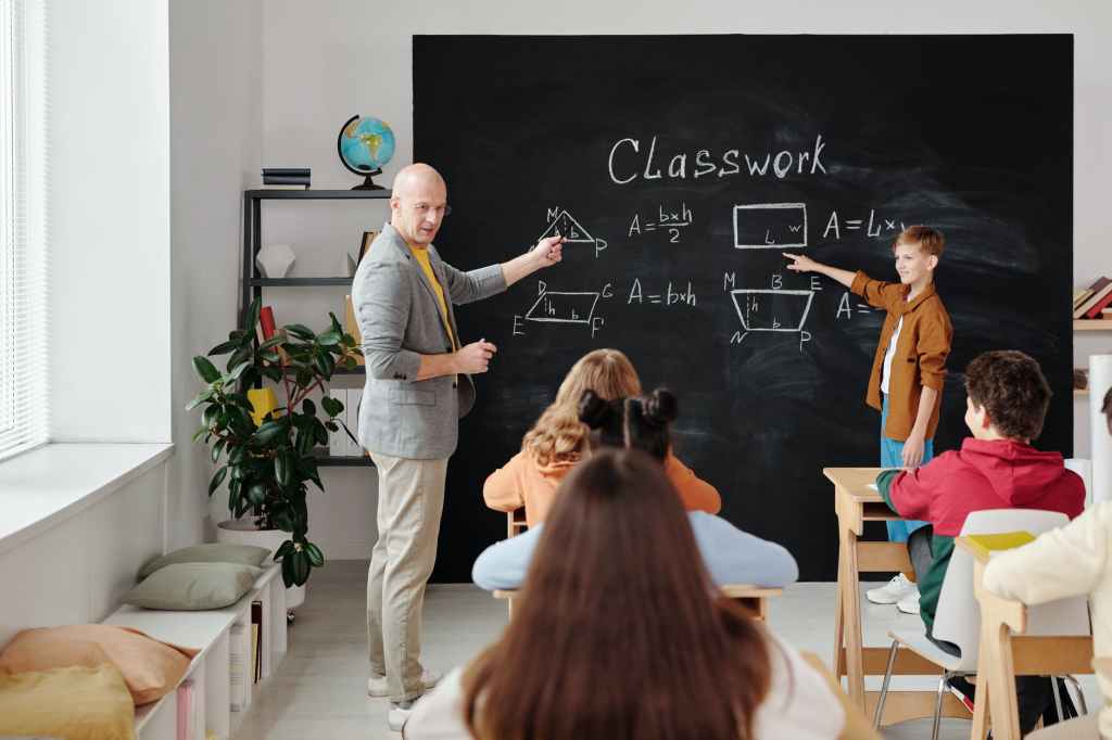 Should Headteachers Have Taught in Every Key&nbsp;Stage?